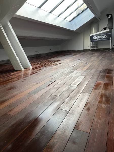 Création d'une verrière et d'une estrade dans un appartement à Cannes