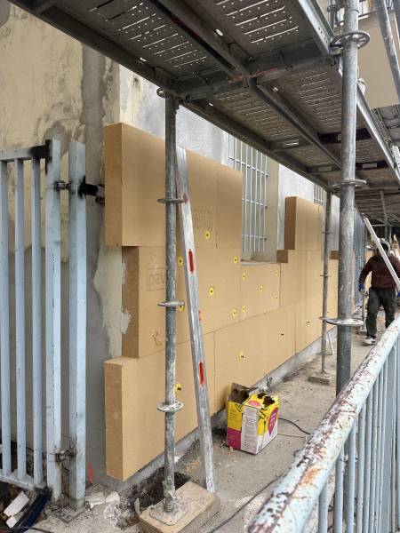 Travaux d’isolation thermique extérieure en fibres de bois 