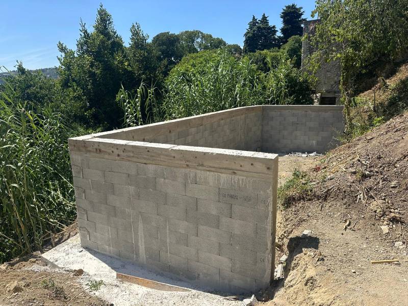 Réalisation d'un mur de soutènement 