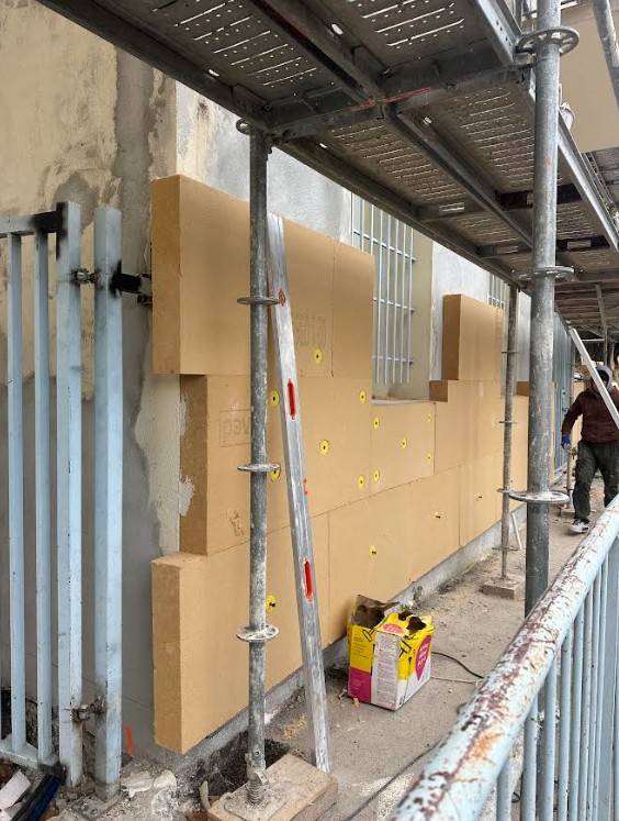 Réalisation d’un isolation extérieur avec laine de bois et liège à Nice 